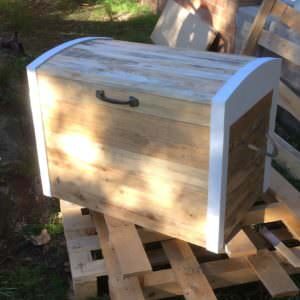 1001pallets.com-pallet-pirates-chest-grab-yer-booty-matey-01