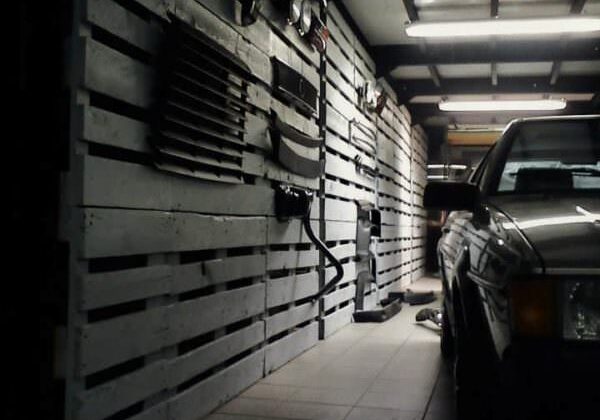 pallet-wall-garage