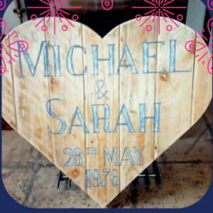 1001pallets.com-pallet-wood-heart-shaped-wall-art-save-the-date-02