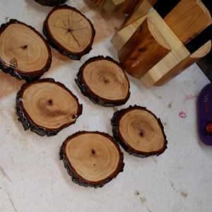 1001pallets.com-pecan-coasters-and-pallet-coaster-holders