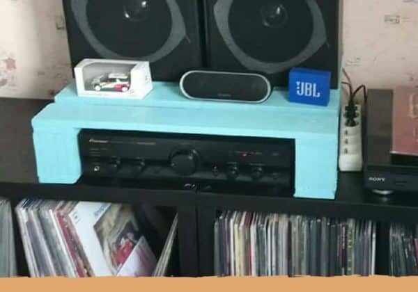 1001pallets.com-pencils-not-necessary-pallet-equipment-stand-03