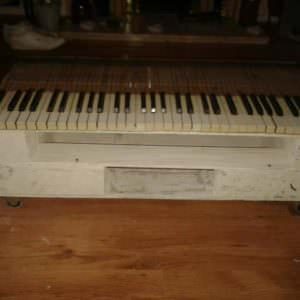 1001pallets.com-piano-key-palette-table-with-wheels