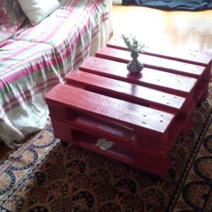 1001pallets.com-pallet-coffee-table-in-red