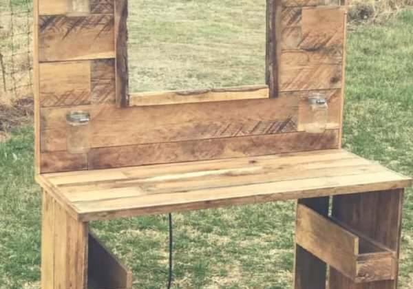 1001pallets.com-rustic-lit-pallet-makeup-vanity-01