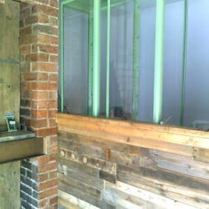 1001pallets.com-shop-counter-clad-with-pallet-wood