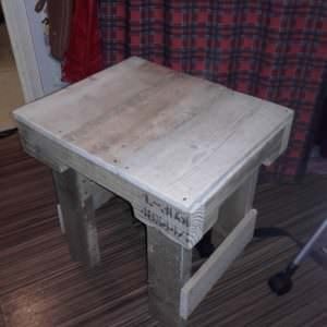 1001pallets.com-simple-side-table