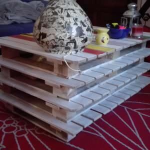 1001pallets.com-stacked-pallet-coffee-table-with-wheels-02