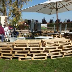 1001pallets.com-barrier-for-a-festival