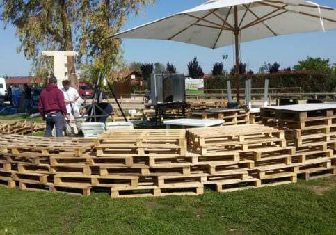 1001pallets.com-barrier-for-a-festival