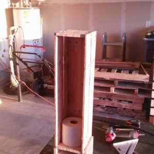 1001pallets.com-toilet-paper-roll-holder