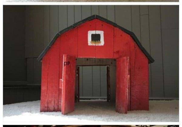 pallet-toy-barn0