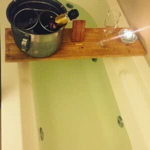 1001pallets.com-bathtub-base