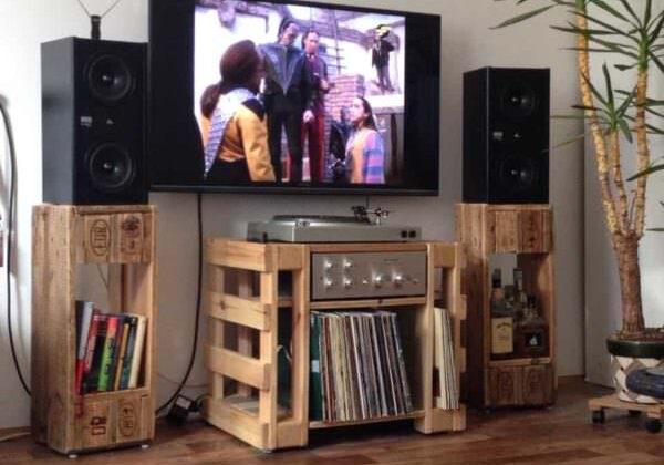 1001pallets.com-turntablehi-filp-table-and-speaker-stands