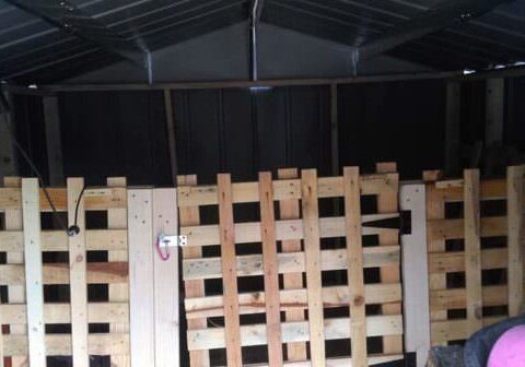 1001pallets.com-using-pallets-in-our-barn