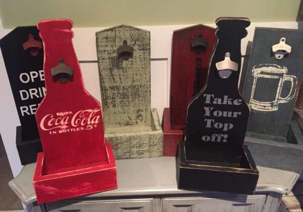 1001pallets.com-wall-mounted-coffee-tables