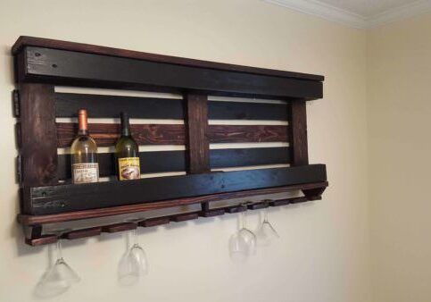 1001pallets.com-wine-rack-with-pallet-and-repurposed-wood